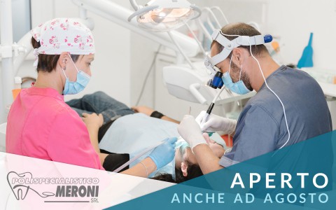 Studio dentistico aperto ad agosto, rivolgiti a noi per le tue urgenze estive in provincia di Como