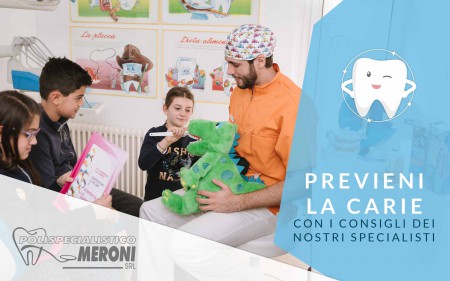 La carie nei denti da latte dei bambini: corretta alimentazione e igiene orale aiutano a prevenirla