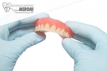 Studio dentistico Polispecialistico Meroni effettua protesi dentali fisse e mobili