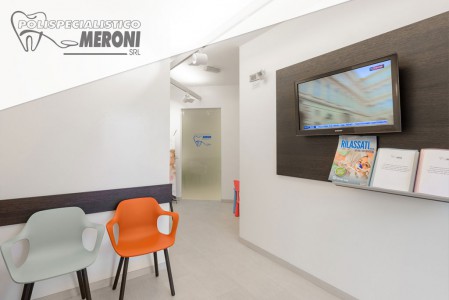 Sala d'attesa Polispecialistico Meroni studio dentistico Cantù