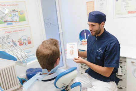 Evita carie e piorrea: protocolli per denti e gengive sane